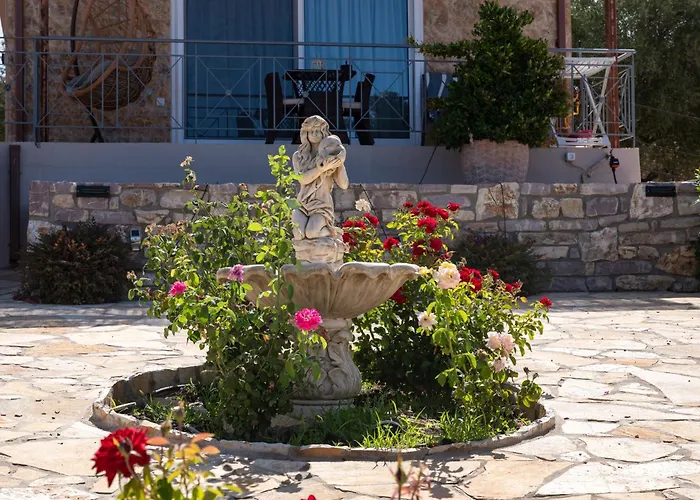 Thea Luxury Residences Апарт-отель Захаро