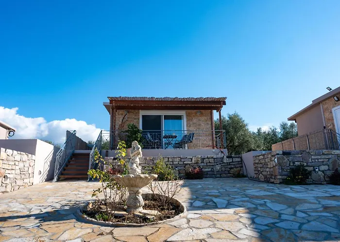 Thea Luxury Residences Апарт-отель Захаро