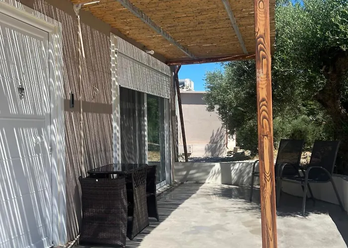 Thea Luxury Residences Апарт-отель Захаро