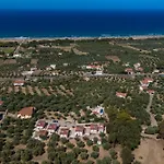 מלון דירות Thea Luxury Residences 4*