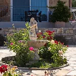 Thea Luxury Residences מלון דירות זכארו