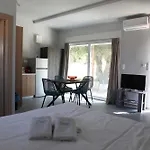 Thea Luxury Residences מלון דירות