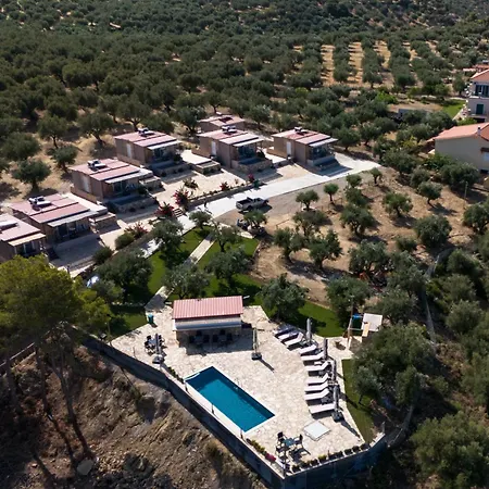 מלון דירות Thea Luxury Residences 4*