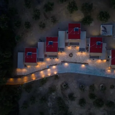 Thea Luxury Residences Apartahotel 4*