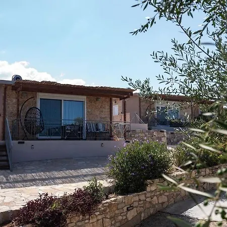 Thea Luxury Residences Apartahotel 4*