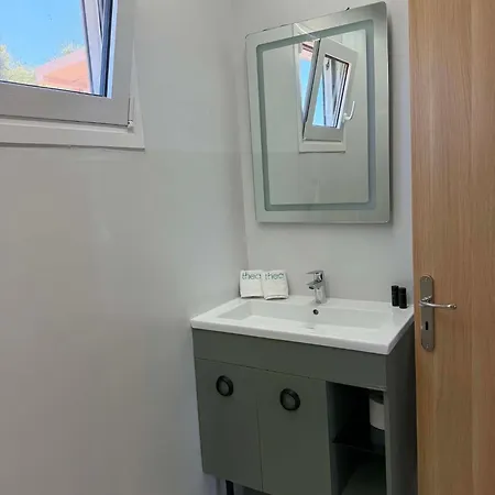 Thea Luxury Residences זכארו