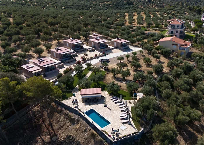 Lägenhetshotell Thea Luxury Residences 4*