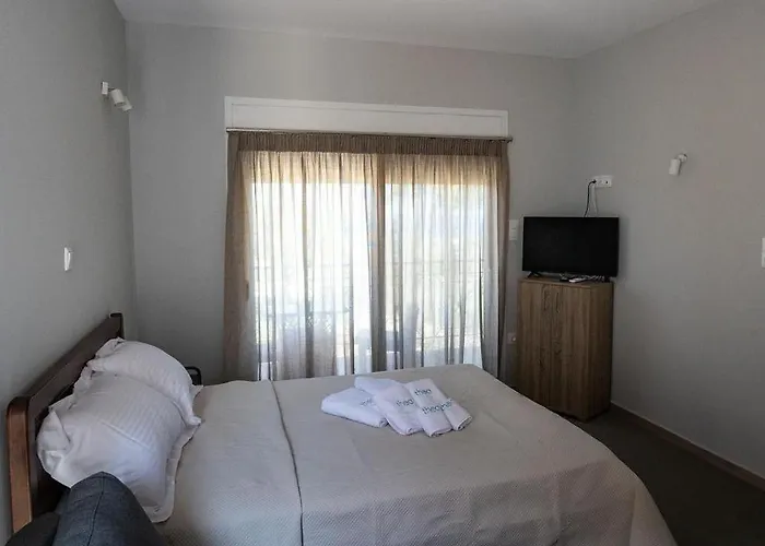 Lägenhetshotell Thea Luxury Residences 4*